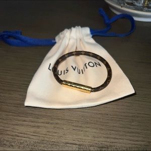 Louis Vuitton Bracelet! In GREAT condition. Comes with dust bag